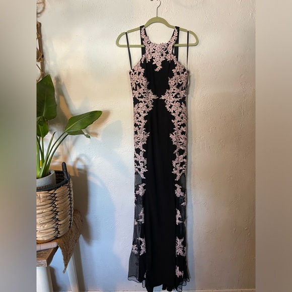 Xscape Nwt Elegant Black and Pink Lace Dress - Picture 1 of 10